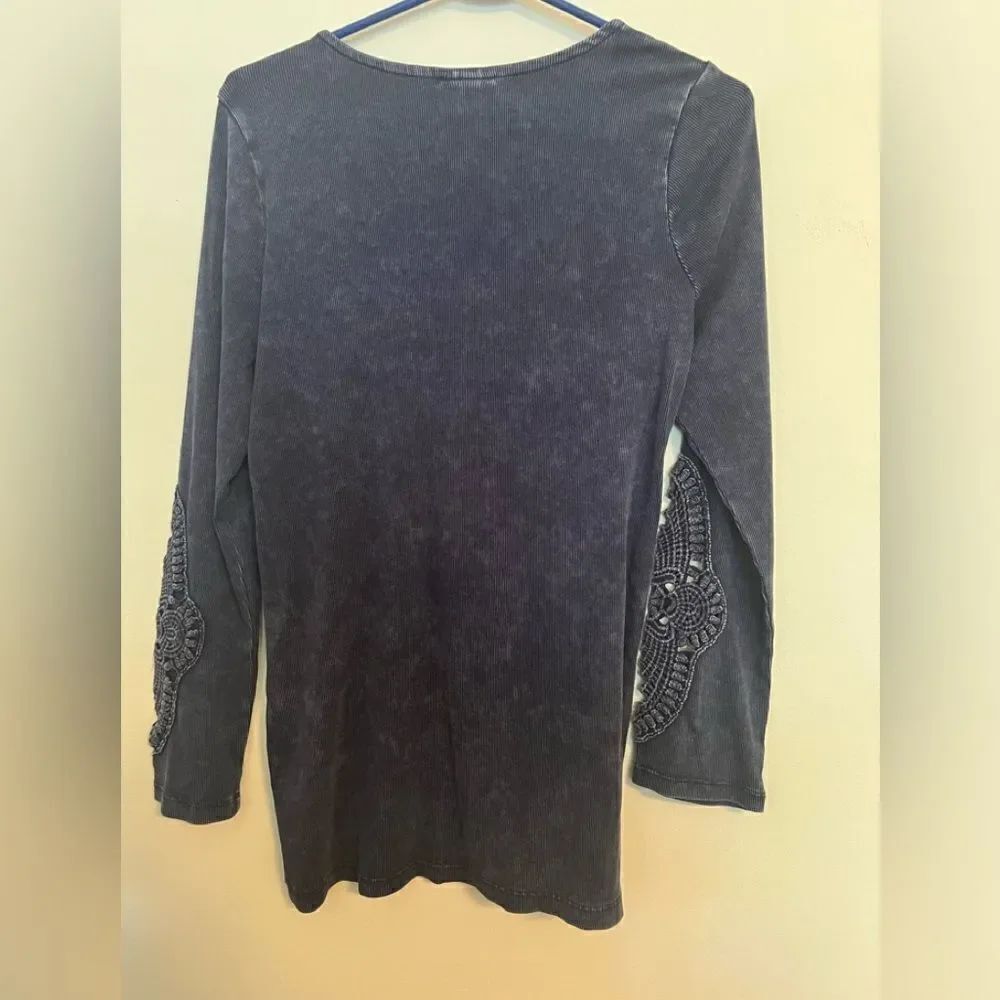 Torrid Blouse - Picture 4 of 4